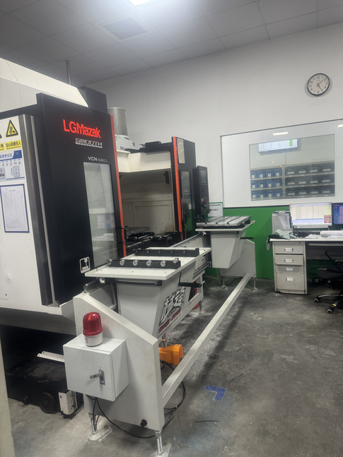 Manual CNC pallet changers